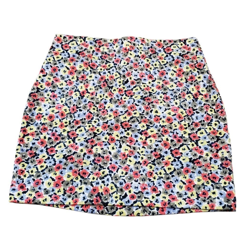 BCBGeneration Skirt Size Medium Mini Skirt Floral Flowers Women's Mini Skirt